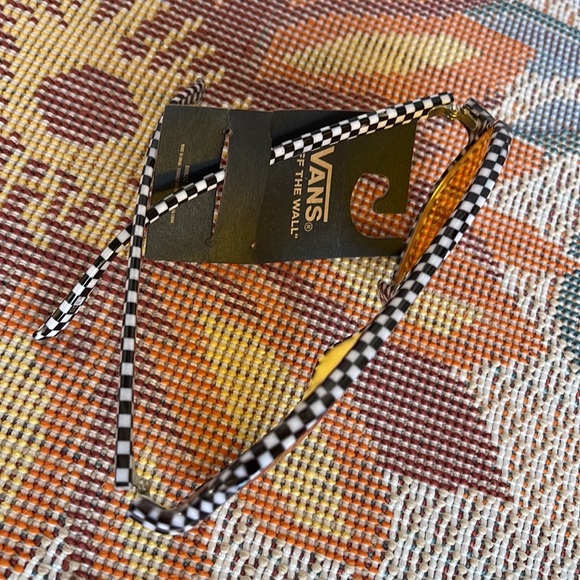 Vans Summer Holiday UV Protect Shades Sunglasses
NWT - Picture 11 of 16